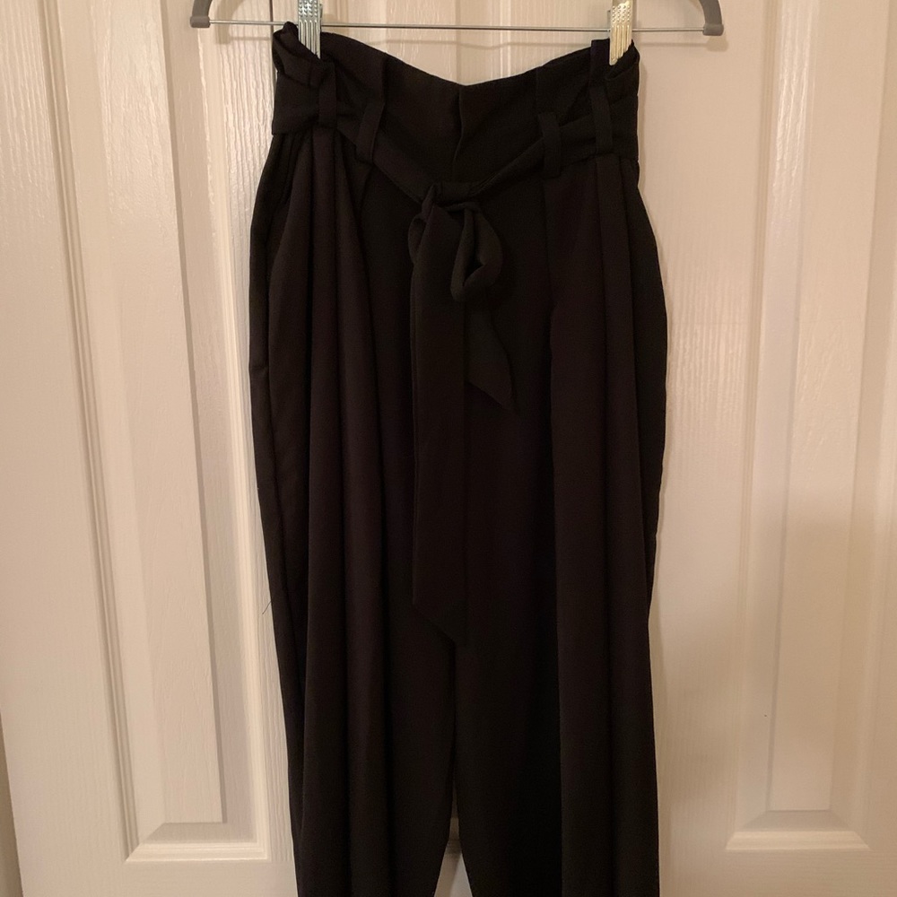 High Waisted Balloon Cropped Pants